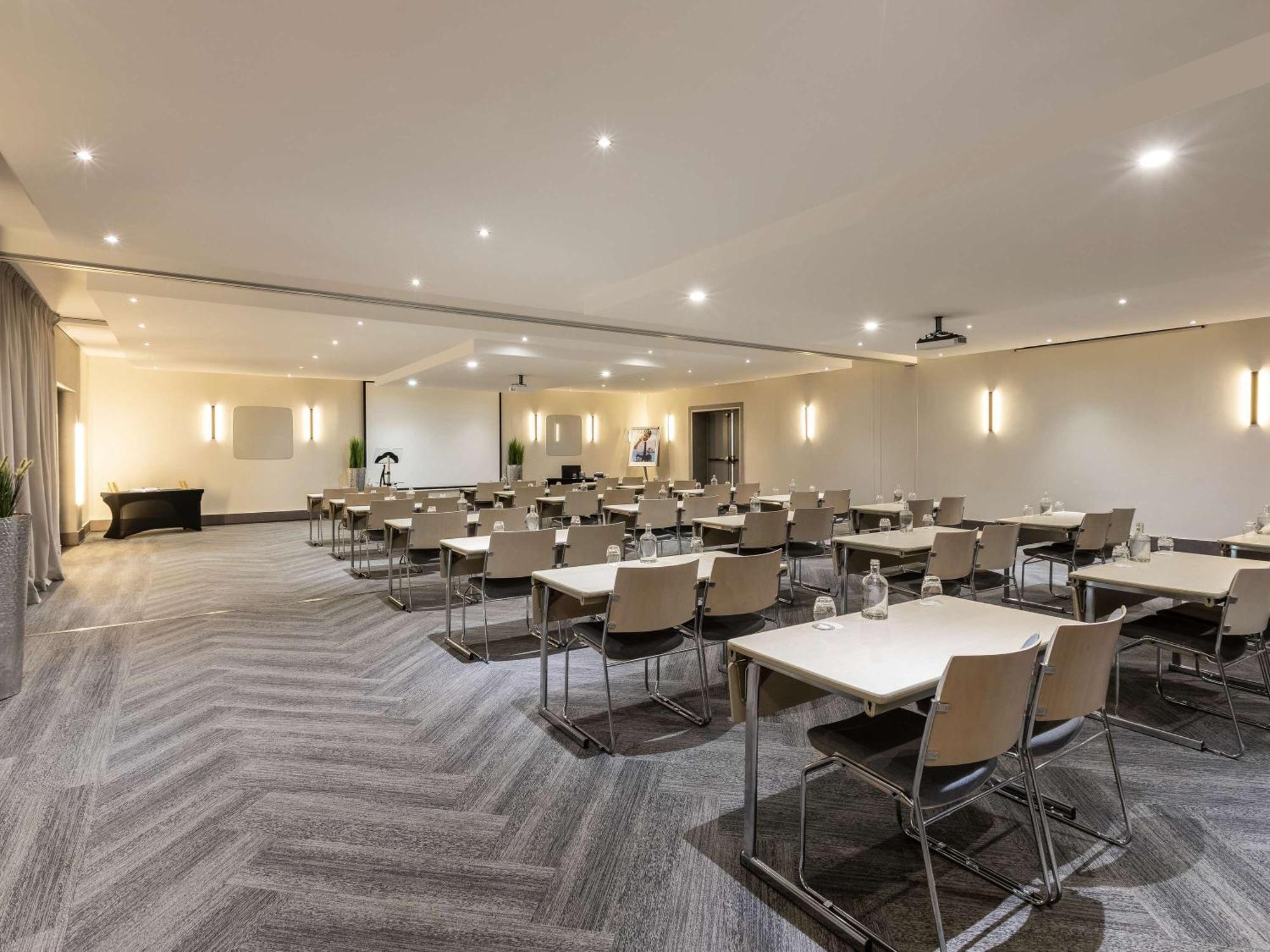 Novotel Luxembourg Kirchberg Esterno foto