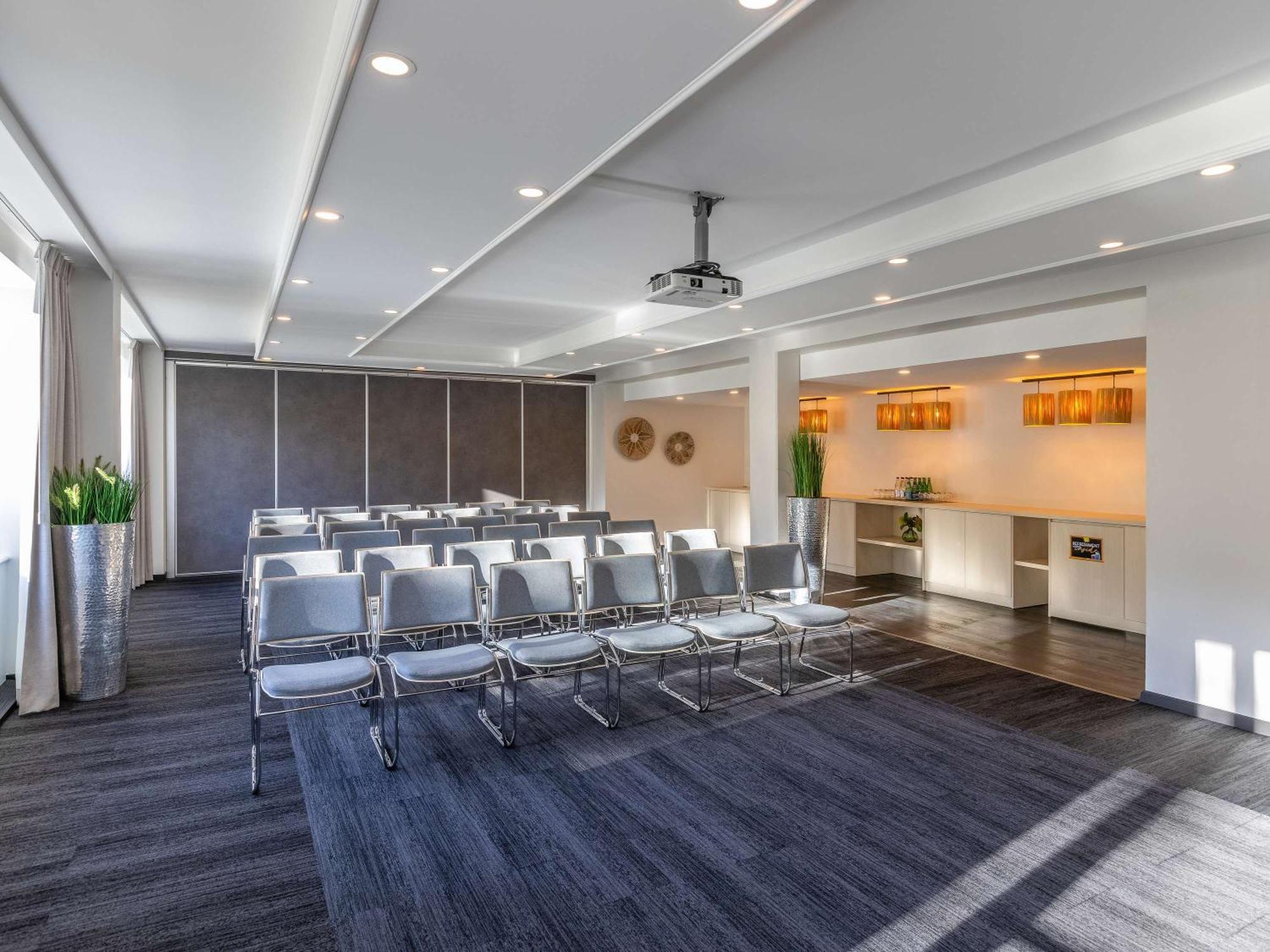 Novotel Luxembourg Kirchberg Esterno foto